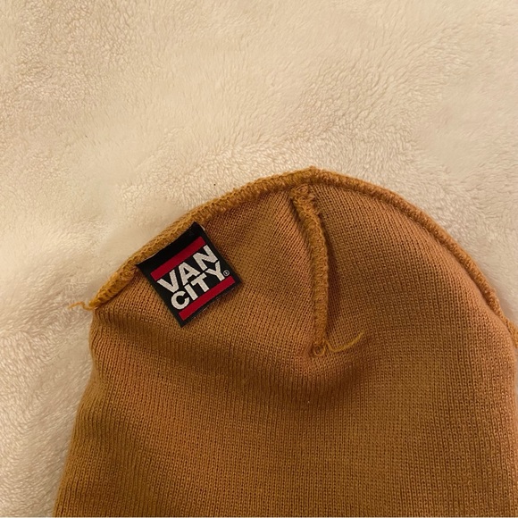 VANCITY TOQUE, O/S - Picture 4 of 5